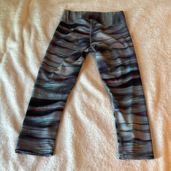 Champion size small Capri leggings - Picture 3 of 3